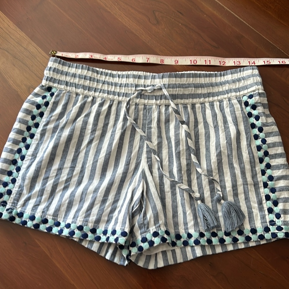 Cute Vineyard Vines shorts